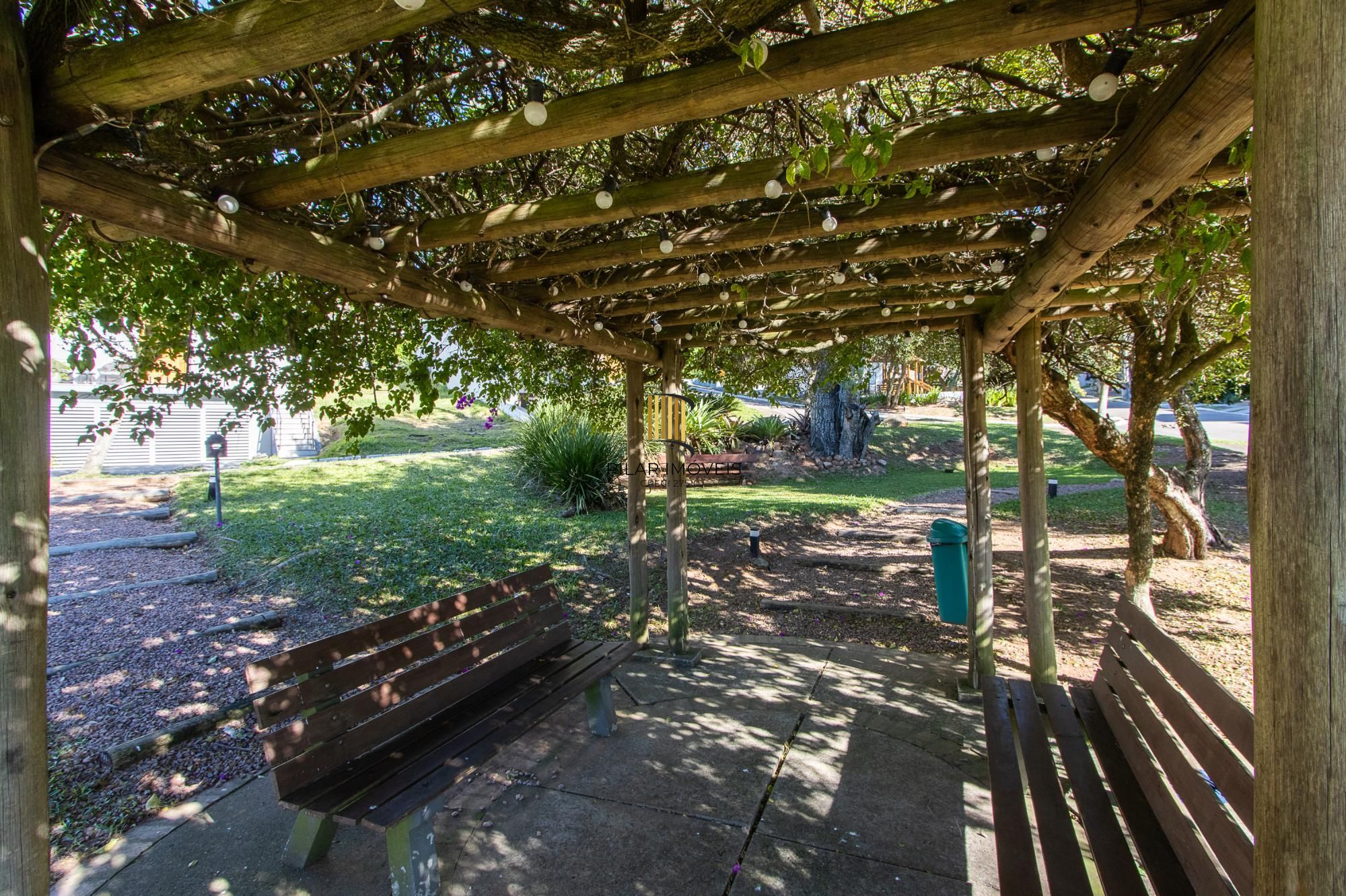 Casa com 3 dormitórios, suíte com closet e piscina no Condomínio Cinque Terre