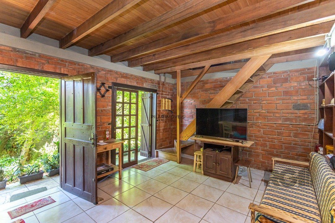 Casa 4 dormitórios, Altos da Vila Nova, Zona Sul, Porto Alegre.