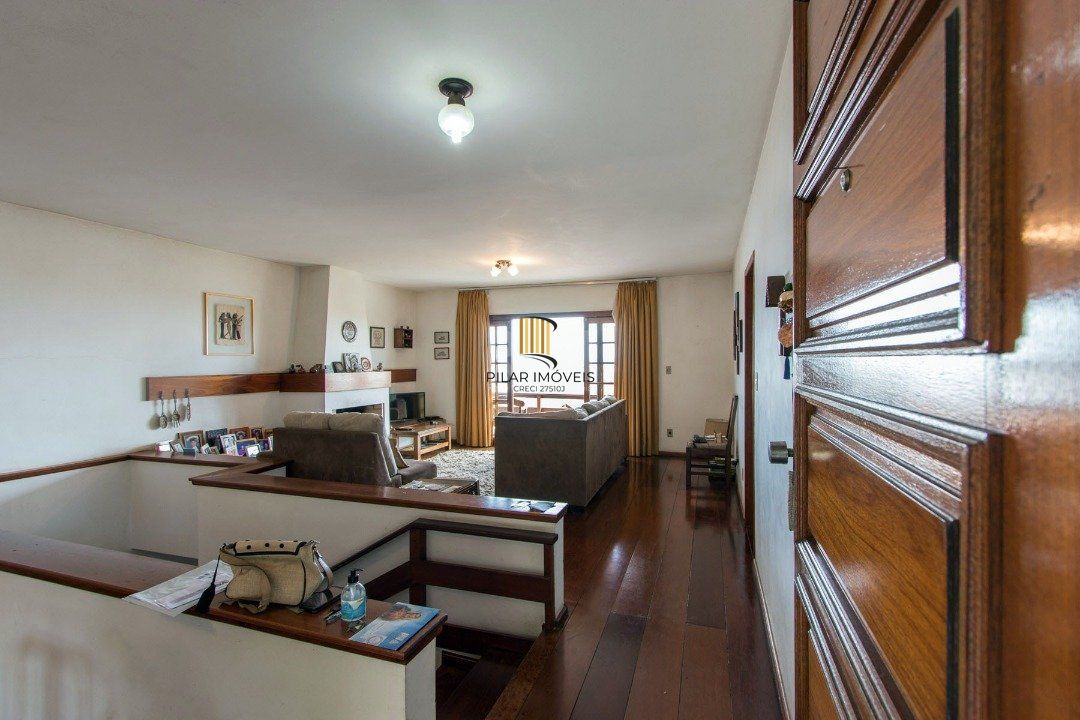 Casa para Venda - 336.21m², 3 dormitórios, sendo 1 suites, 3 vagas - Nonoai