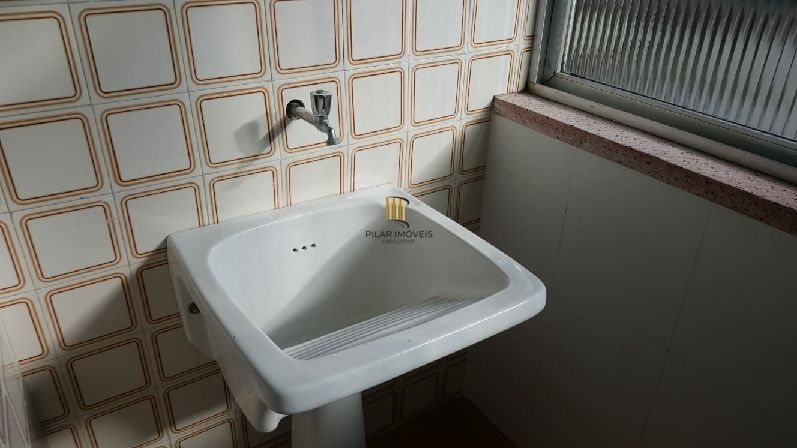 Apartamento de 1 dormitório e 1 vaga escriturada no bairro Camaquã.