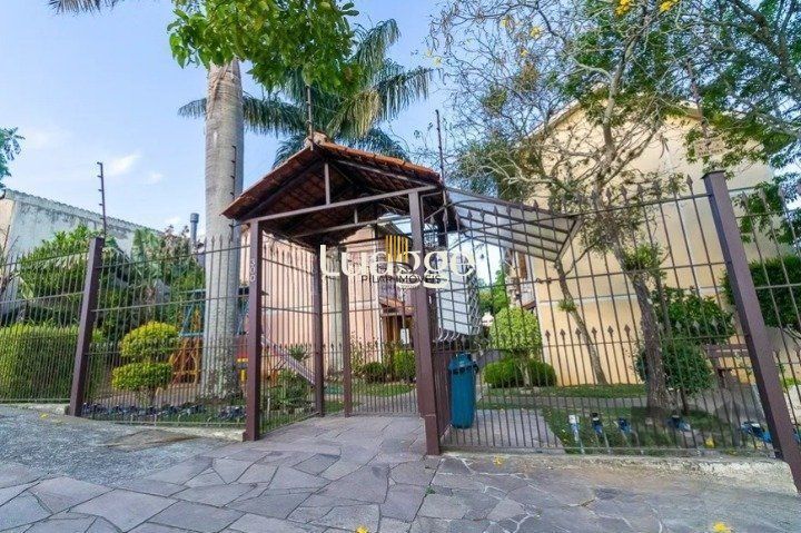 Casa em condomínio, com 57,66m² de área privativa 2 dormitórios transformados em 1 e 1 vaga coberta e escriturada