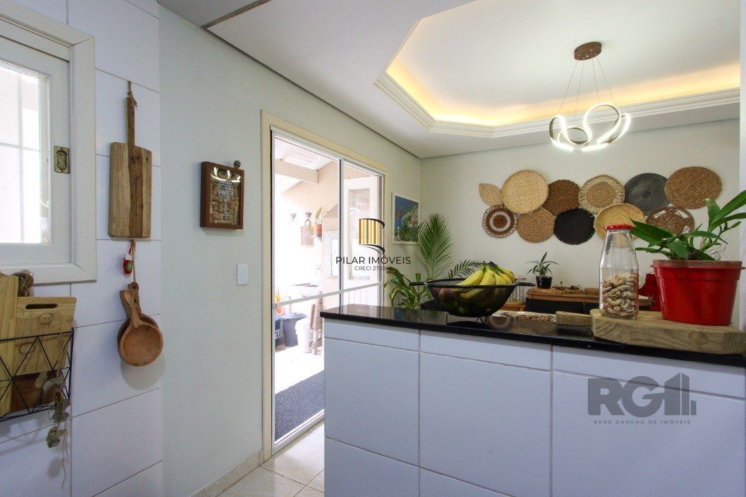 Casa 2 dormitórios no bairro Hípica