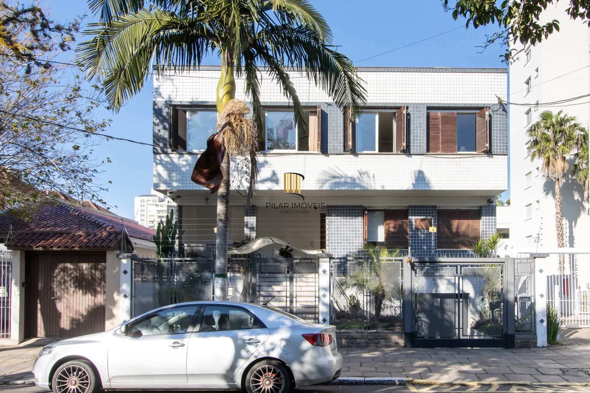 Apartamento com 2 dormitórios com 74m² e 1 vaga e no Menino Deus