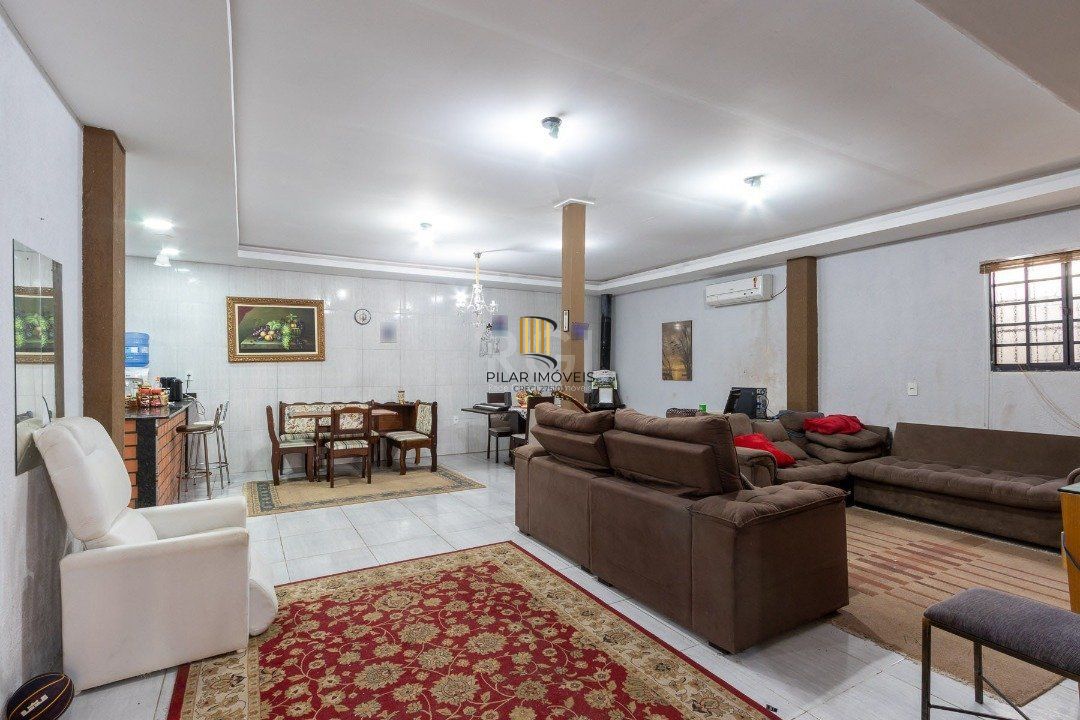 Sobrado para Venda - 300m², 3 dormitórios, sendo 1 suites, 3 vagas - Cavalhada