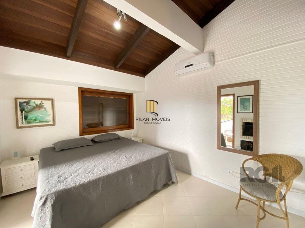 CASA EM ATLANTIDA COM 5 SUÍTES