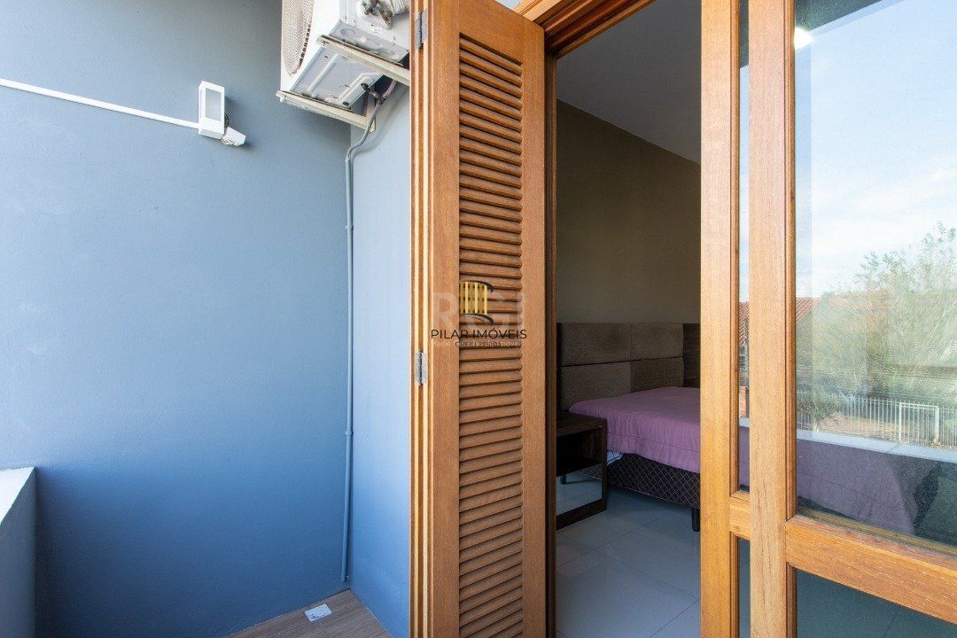 Casa para Venda - 204m², 3 dormitórios, sendo 3 suites, 2 vagas - Espirito Santo