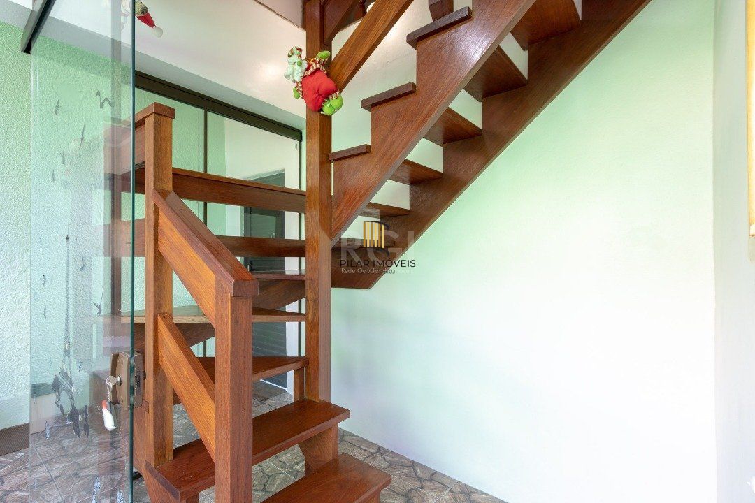 Casa para Venda - 182m², 4 dormitórios, sendo 1 suites, 4 vagas - Jardim Isabel