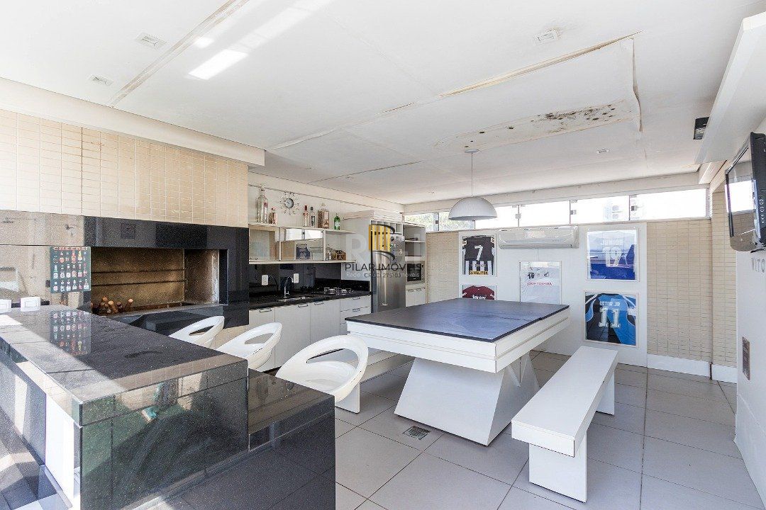 Cobertura para Venda - 319.17m², 3 dormitórios, sendo 3 suites, 4 vagas - Cristal