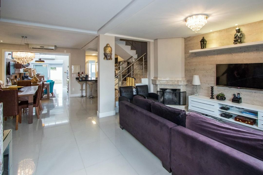 Casa para Venda - 147.3m², 3 dormitórios, sendo 1 suites, 3 vagas - Guarujá