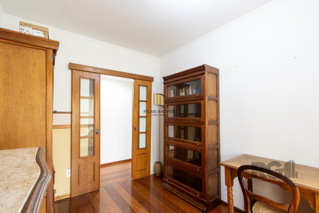 Apartamento semi mobiliado de 3 quartos com suíte no bairro Tristeza junto ao Colégio Mãe de Deus