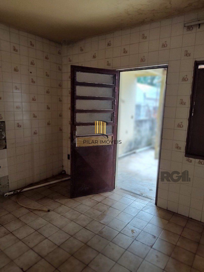 Casa para Venda - 247.37m², 4 dormitórios, 4 vagas - Partenon