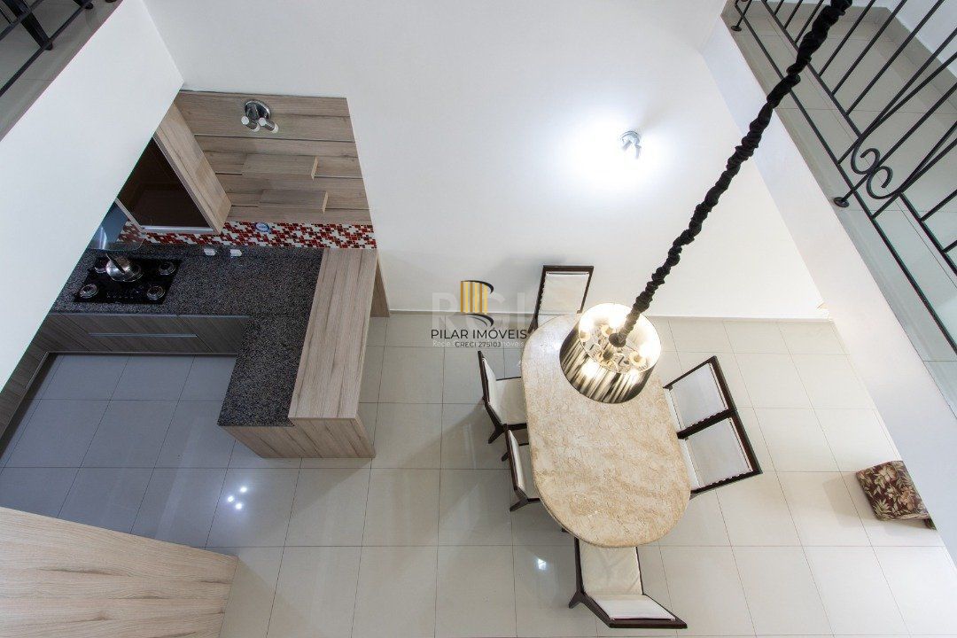 Casa para Venda - 204m², 3 dormitórios, sendo 3 suites, 2 vagas - Espirito Santo