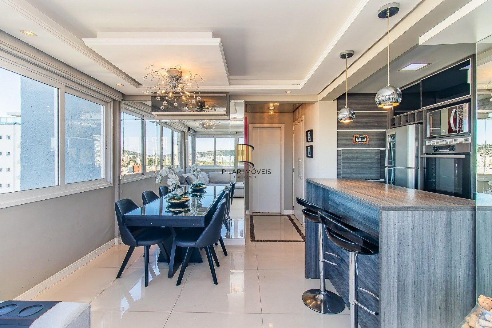 Apartamento de 3 dormitorios 1 suite e 2 vagas no Petrópolis