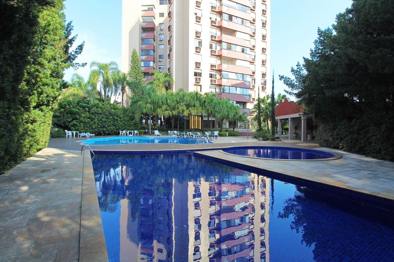 Apartamento de 2 dormitórios sendo 1 suíte e 1 vaga