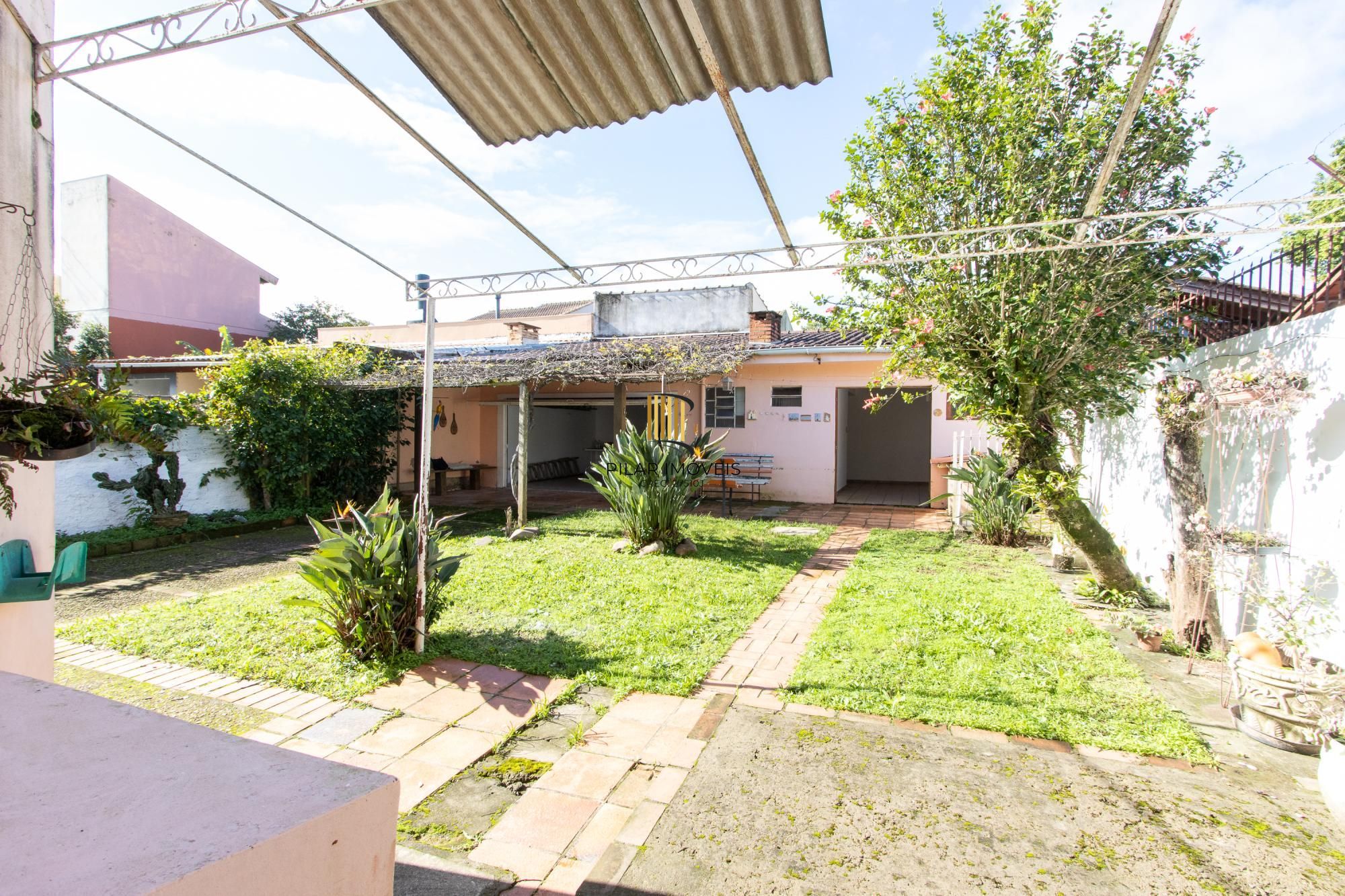 Casa para Venda - 253.35m², 3 dormitórios, sendo 1 suites, 4 vagas - Serraria