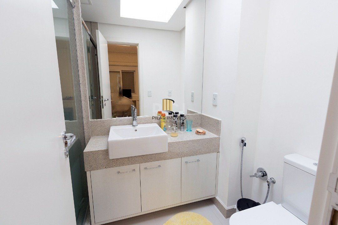 Cobertura para Venda - 319.17m², 3 dormitórios, sendo 3 suites, 4 vagas - Cristal