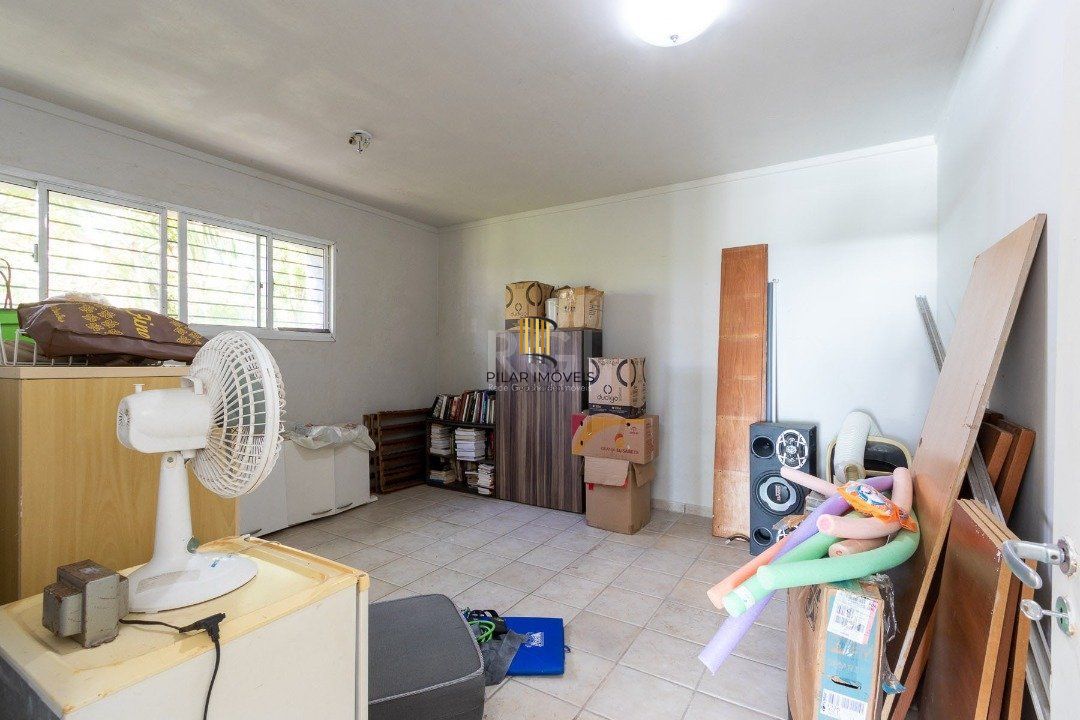 Casa para Venda - 470m², 3 dormitórios, sendo 1 suites, 6 vagas - Nonoai