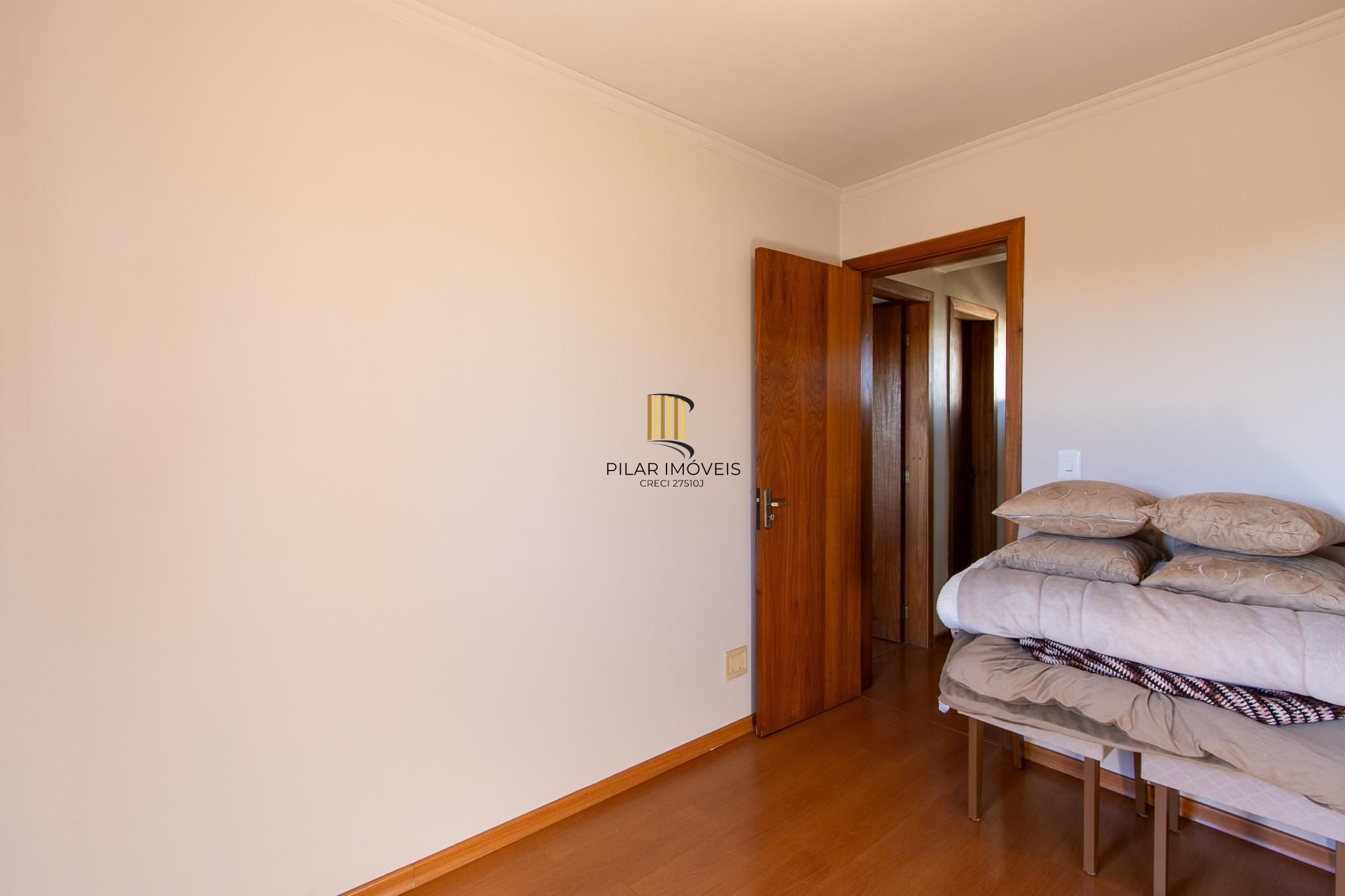 Casa em condomínio fechado, 104m² privativos, 2 quartos, 1 vaga, bairro Camaquã