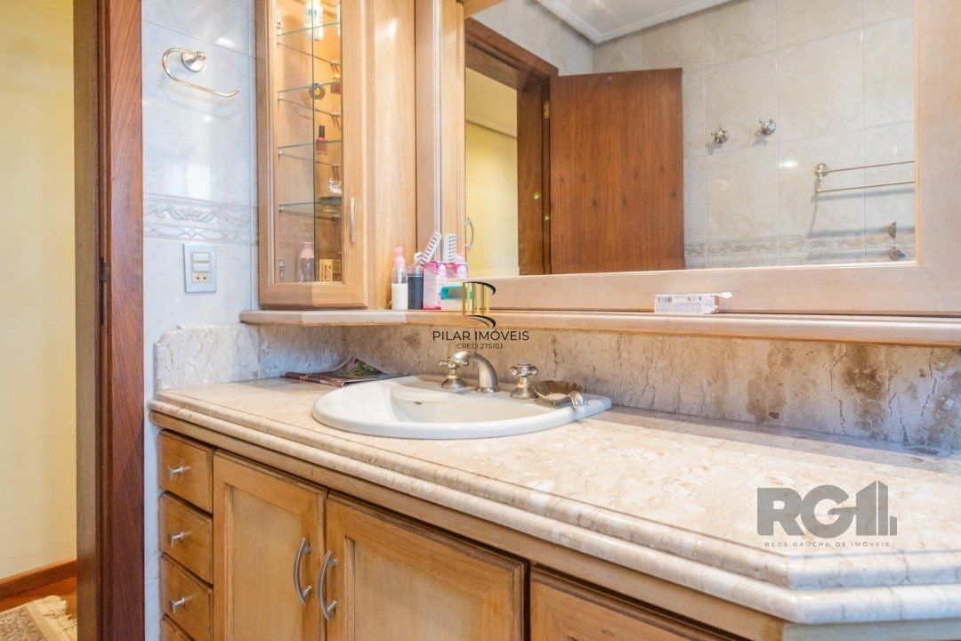 Apartamento amplo de 191m² privativos reformado