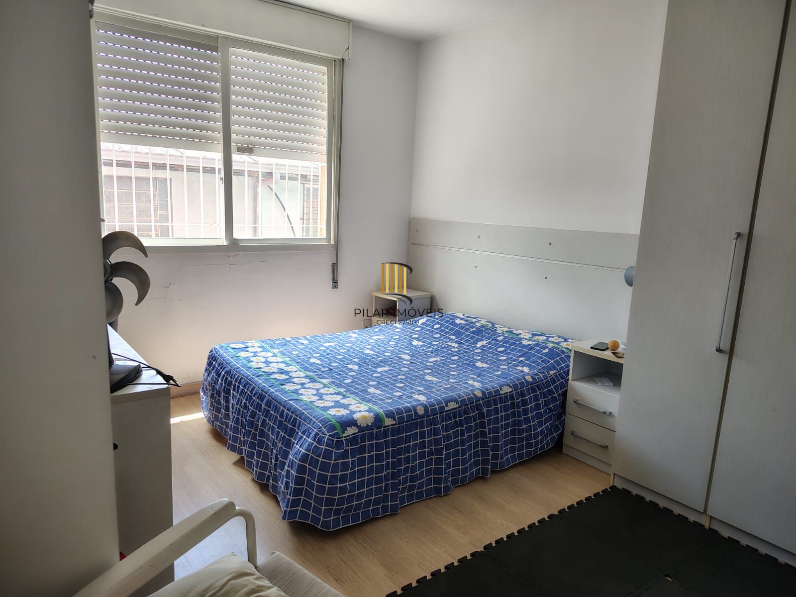 Apartamento de 2 dormitórios, 2 banheiros e 1 vaga no bairro Cristal.