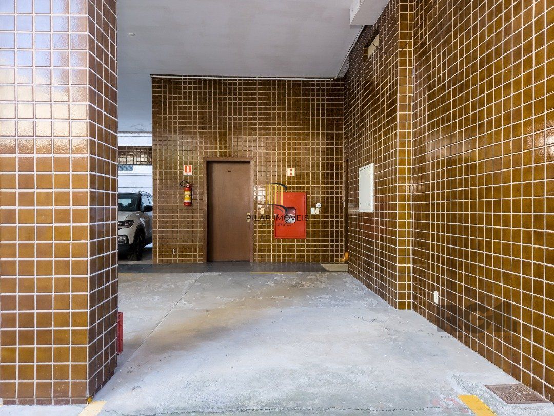 Cobertura com 222m² privativos, 3 quartos, 1 suite, lareira, piscina, 2 vagas no Bairro Rio Branco