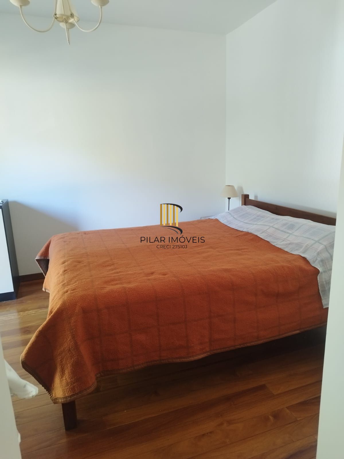 Casa de 4 dormitórios com 250 m² de área privativa