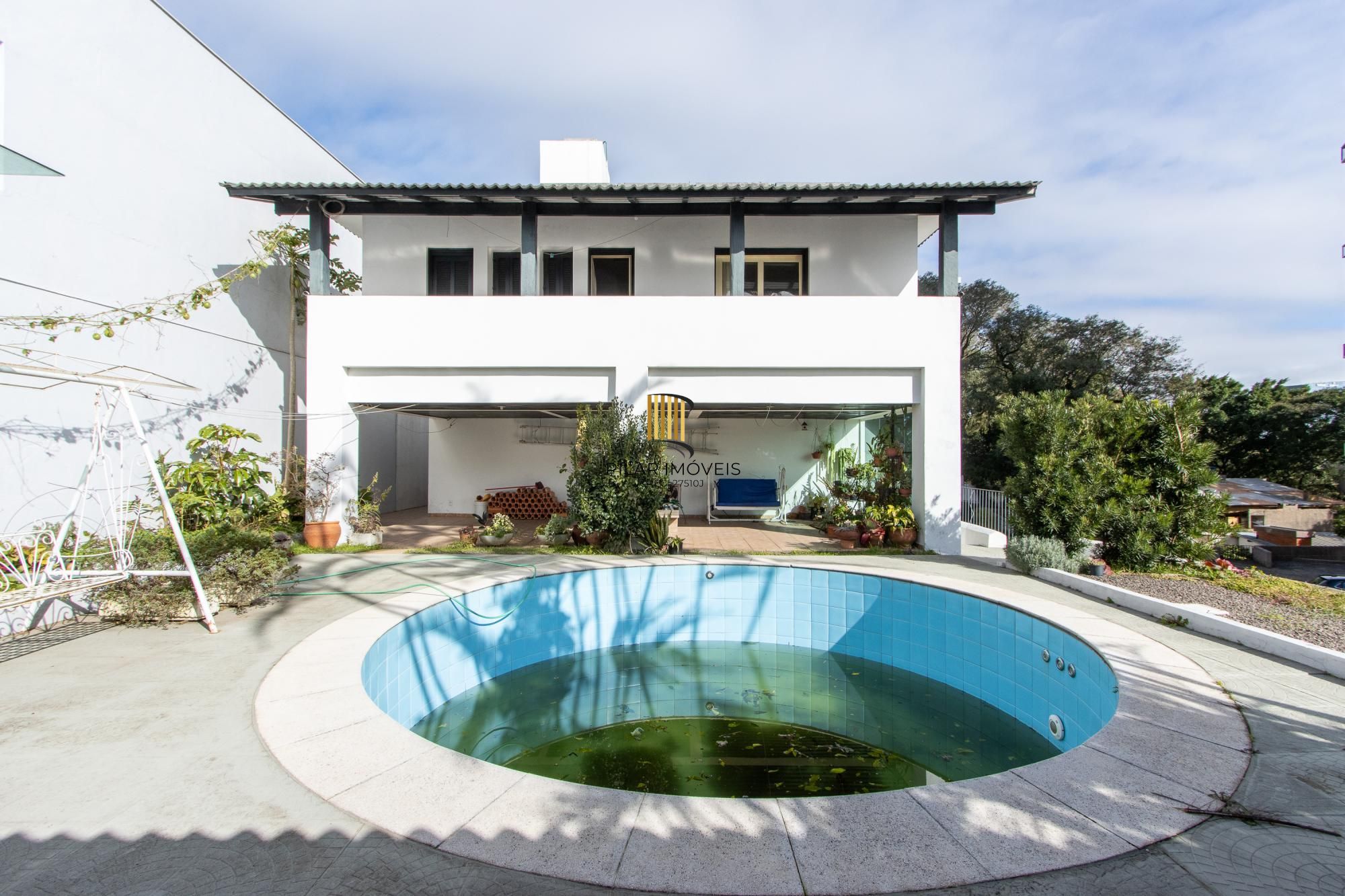 Casa com piscina Bairro Cristal