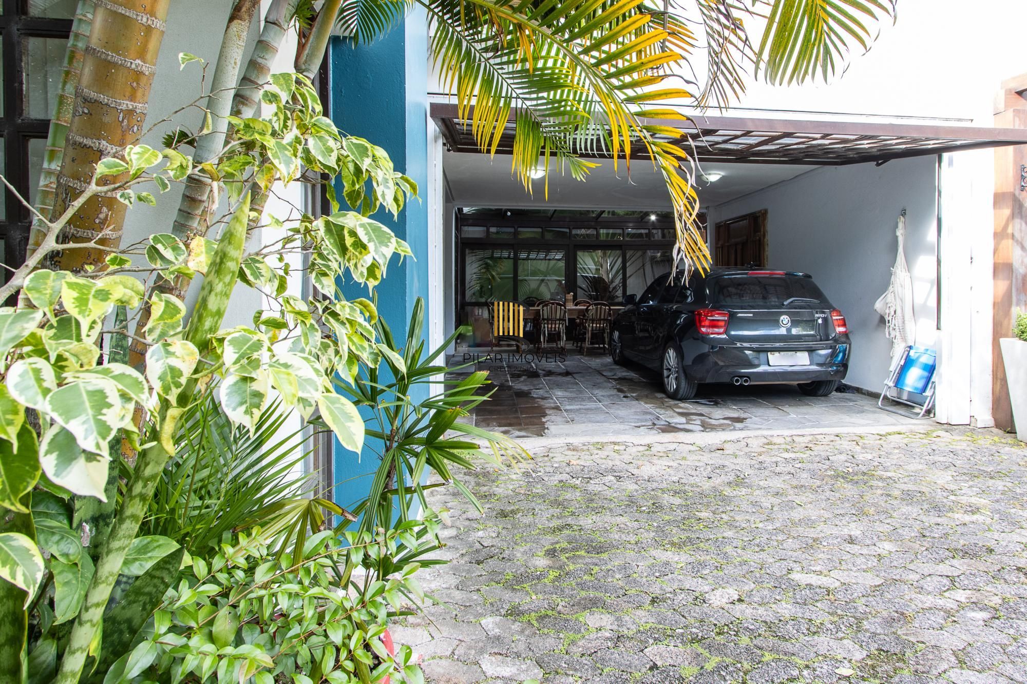 Casa de Condomínio 4 dormitórios no bairro Pedra Redonda