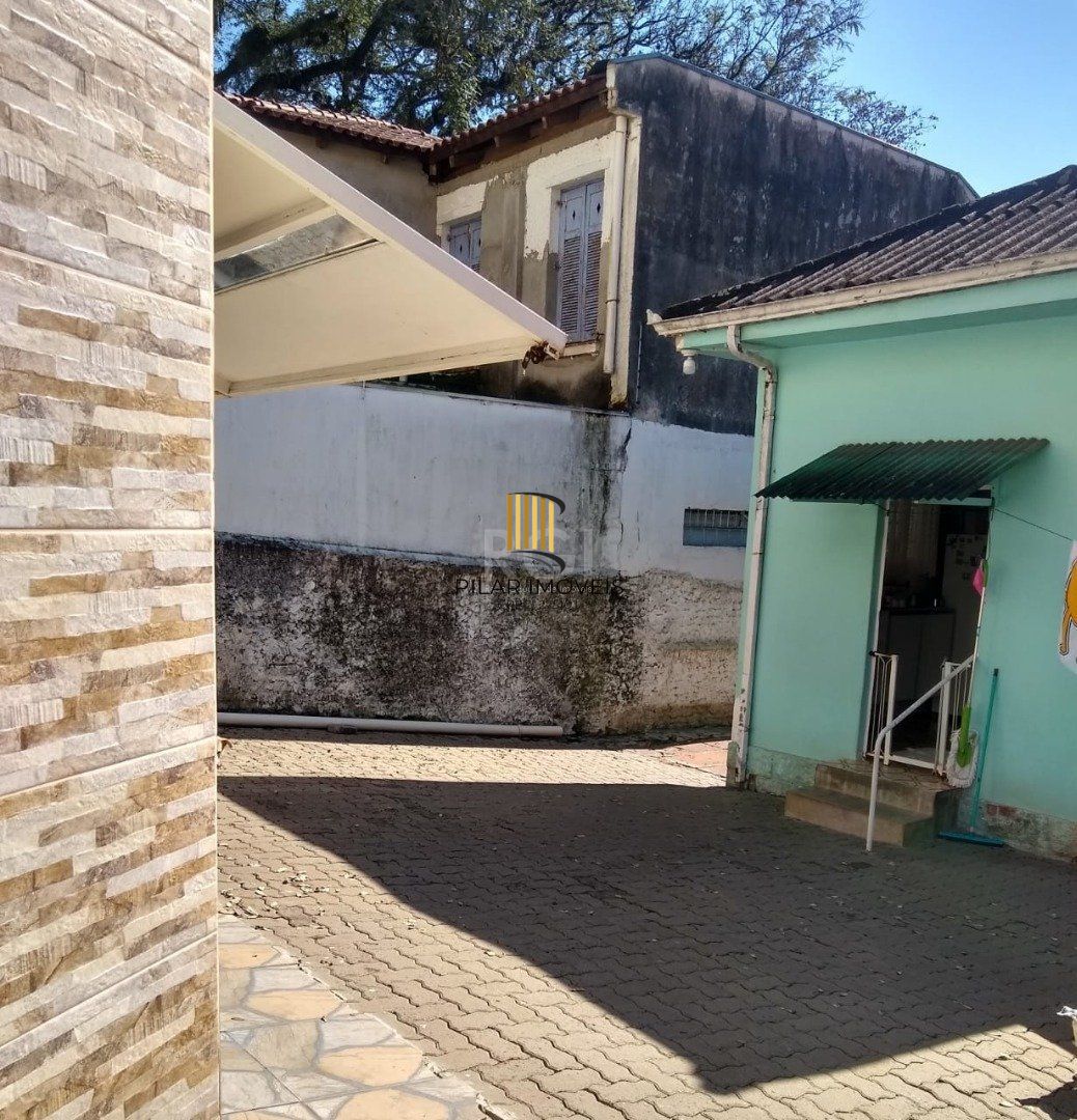Casa para Venda - 165m², 2 dormitórios, 4 vagas - Menino Deus