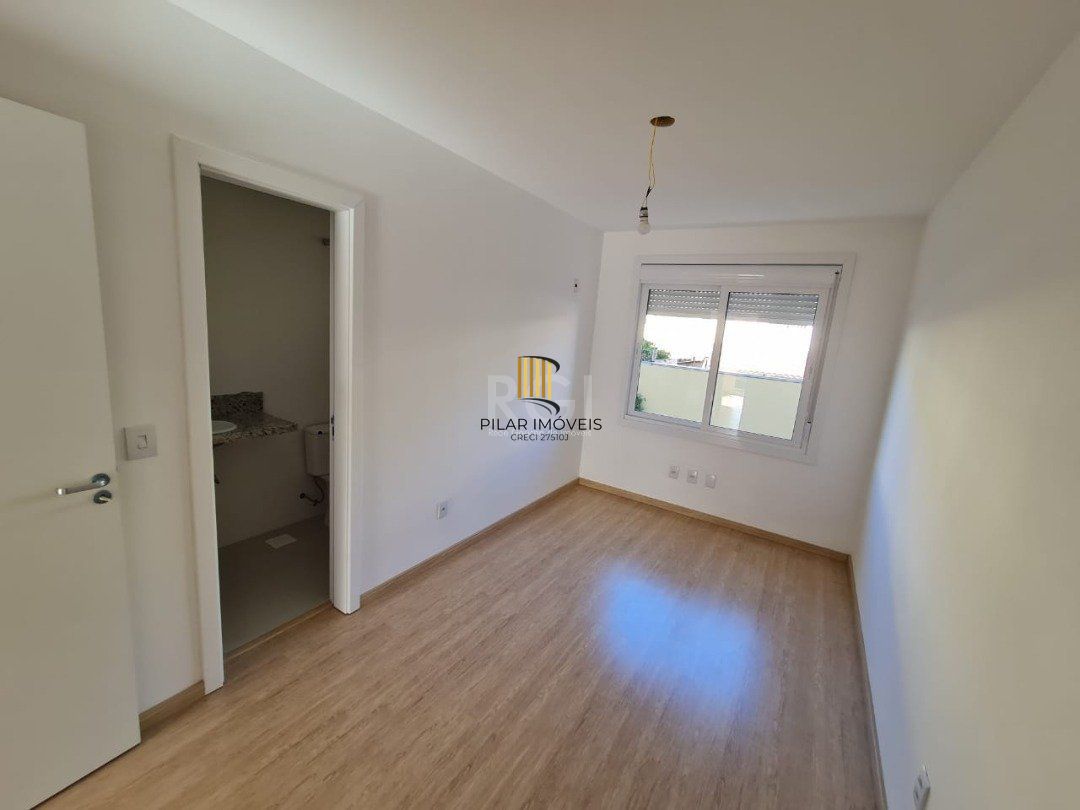 Casa para Venda - 133m², 3 dormitórios, sendo 3 suites, 1 vaga - Guarujá