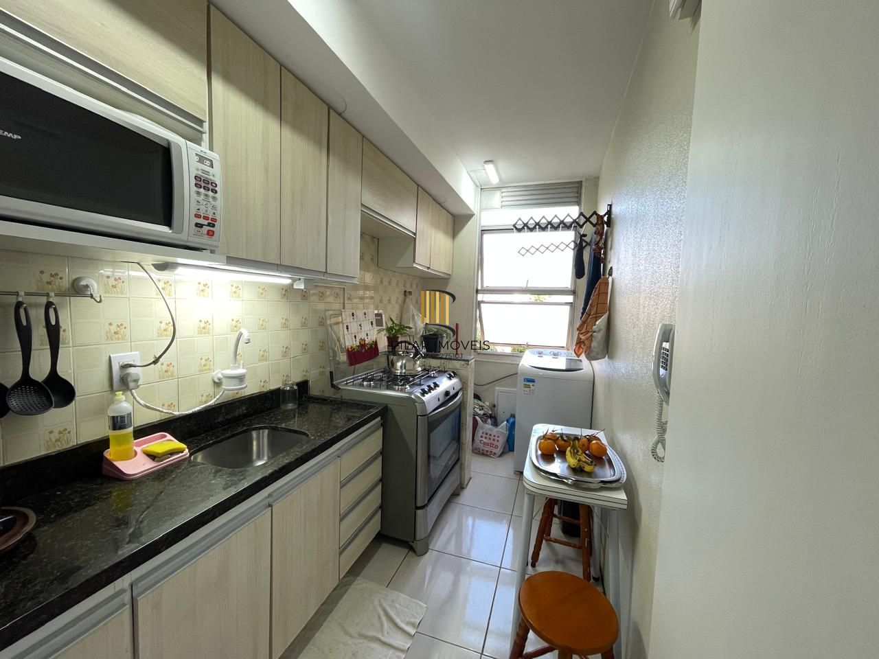 Apartamento 02 dormitórios, 01 banheiro e 01 vaga de garagem, 63,61m² de área privativa no bairro Cristal!