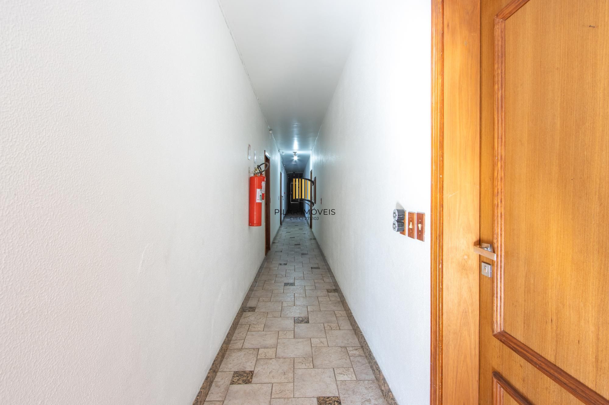 Apartamento com 2 dormitórios com 74m² e 1 vaga e no Menino Deus