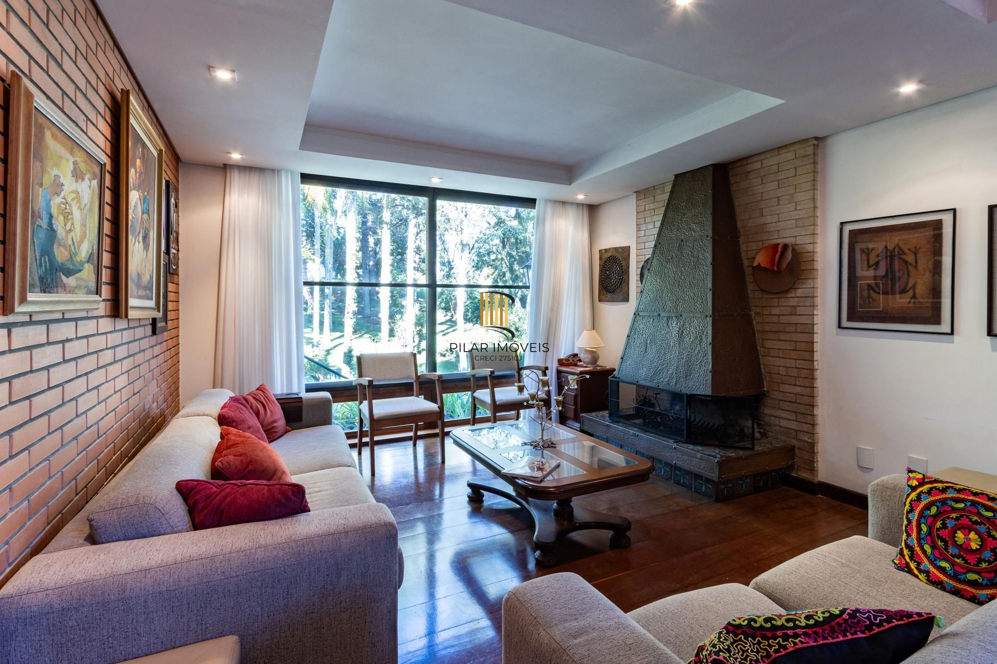 Casa de Condomínio 4 dormitórios no bairro Cavalhada