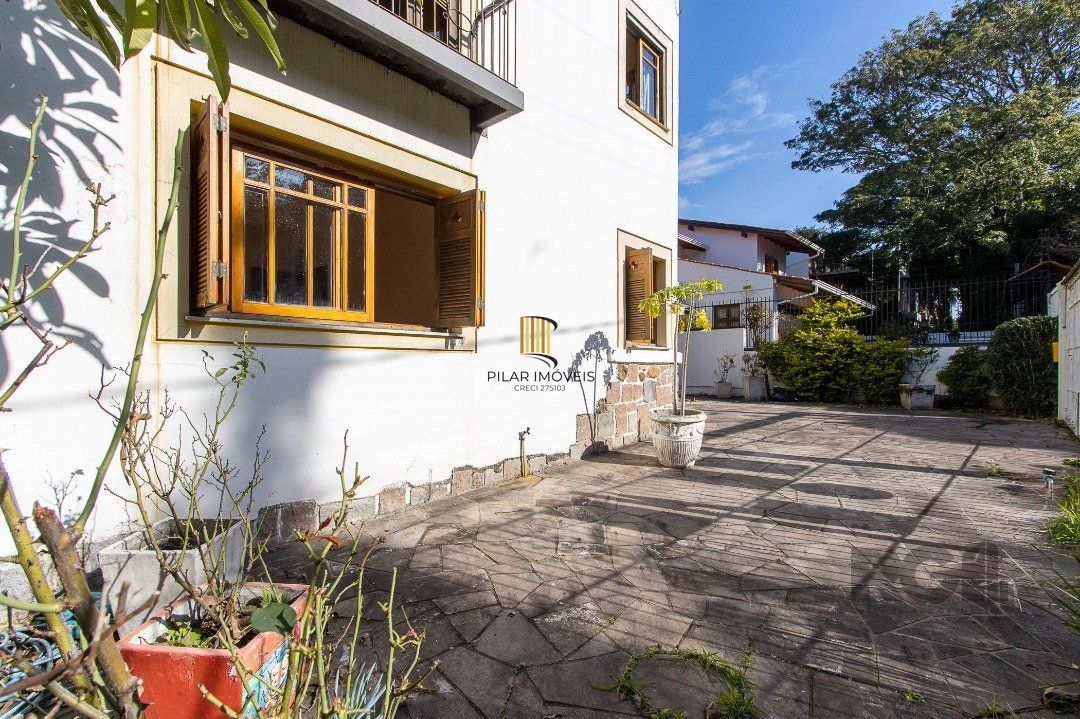 Casa para Venda - 380m², 4 dormitórios, sendo 1 suites, 4 vagas - Vila Assunção