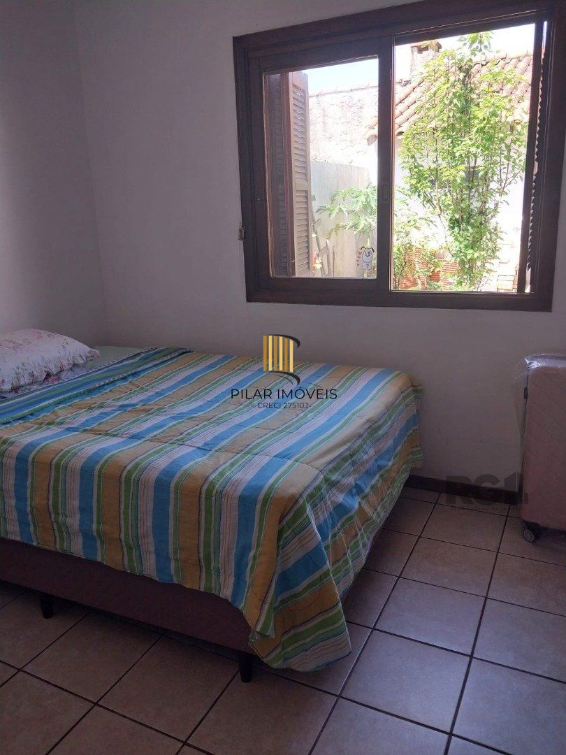 Charmosa Casa à Venda na Hípica, Porto Alegre