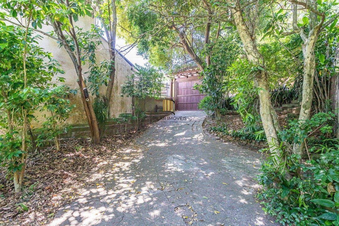 Casa 4 dormitórios, Altos da Vila Nova, Zona Sul, Porto Alegre.