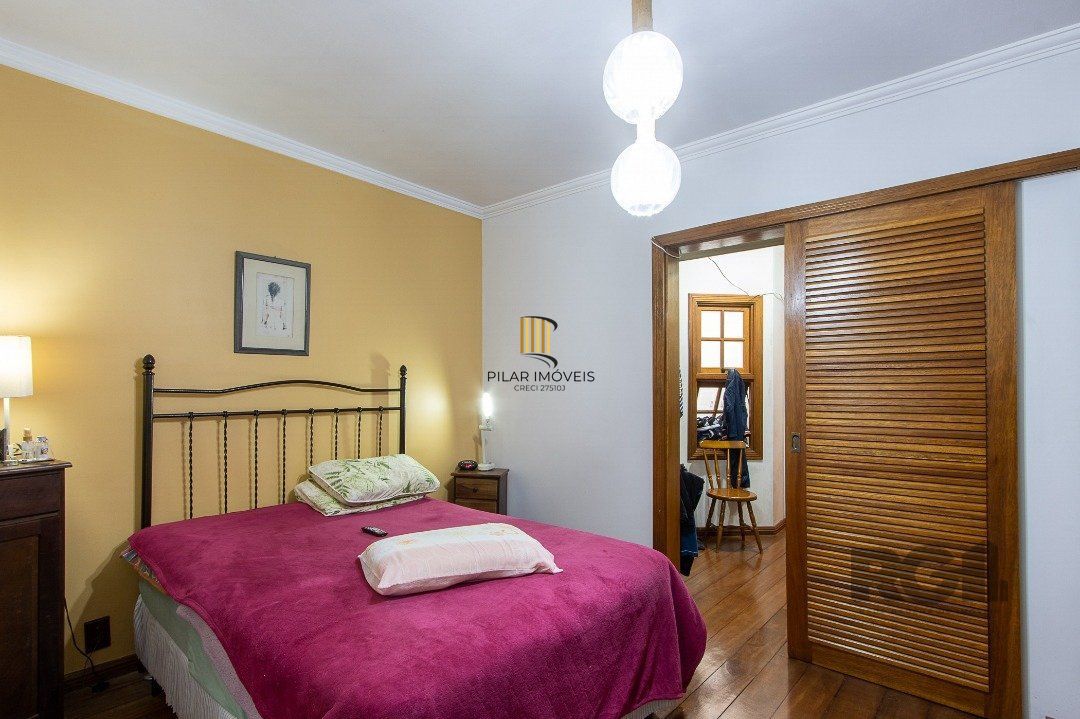Casa 4 Dormitório(s) Bairro Nonoai