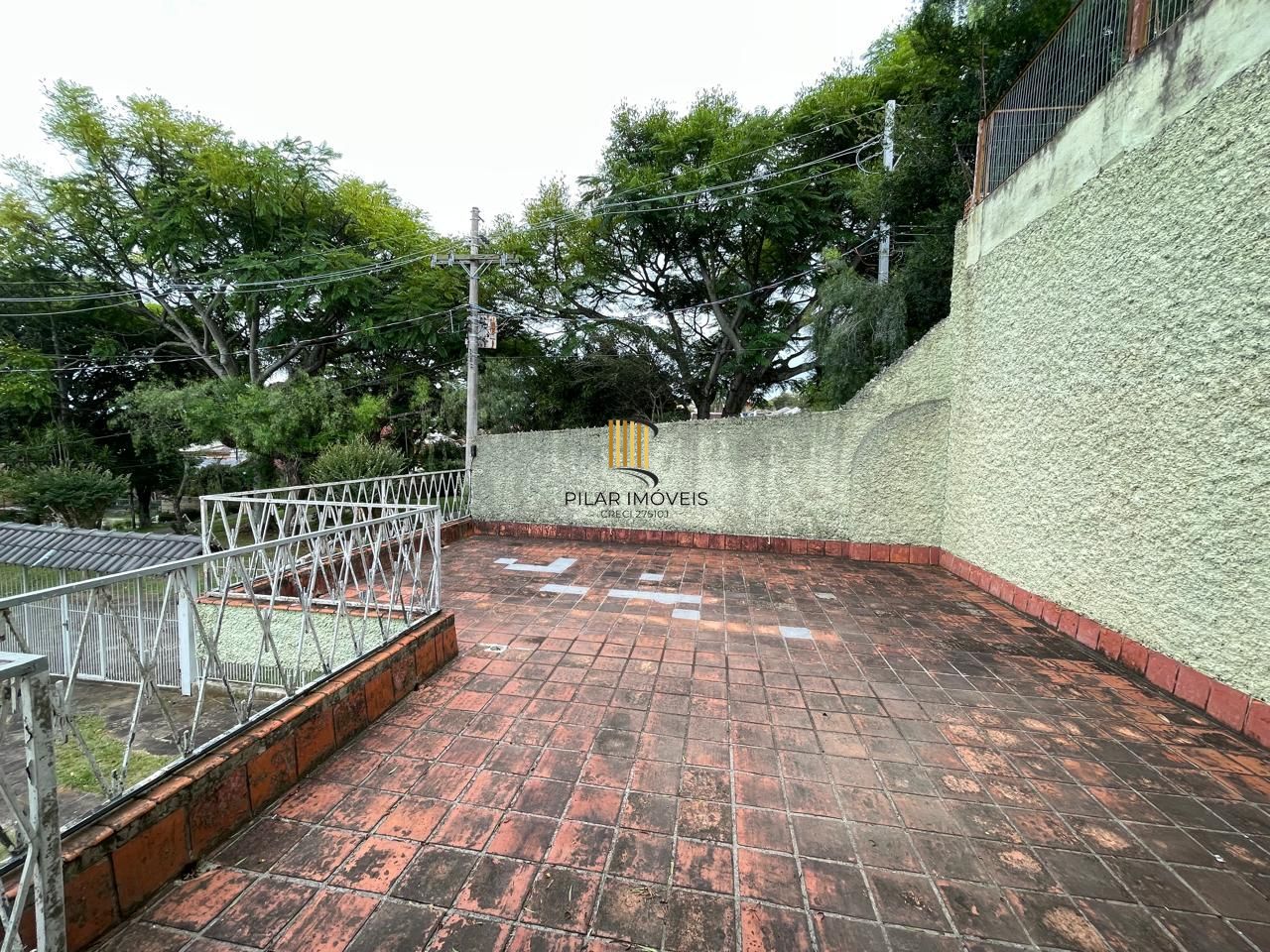 Casa 03 dormitórios,  287m² privativos Bairro Santa Tereza!