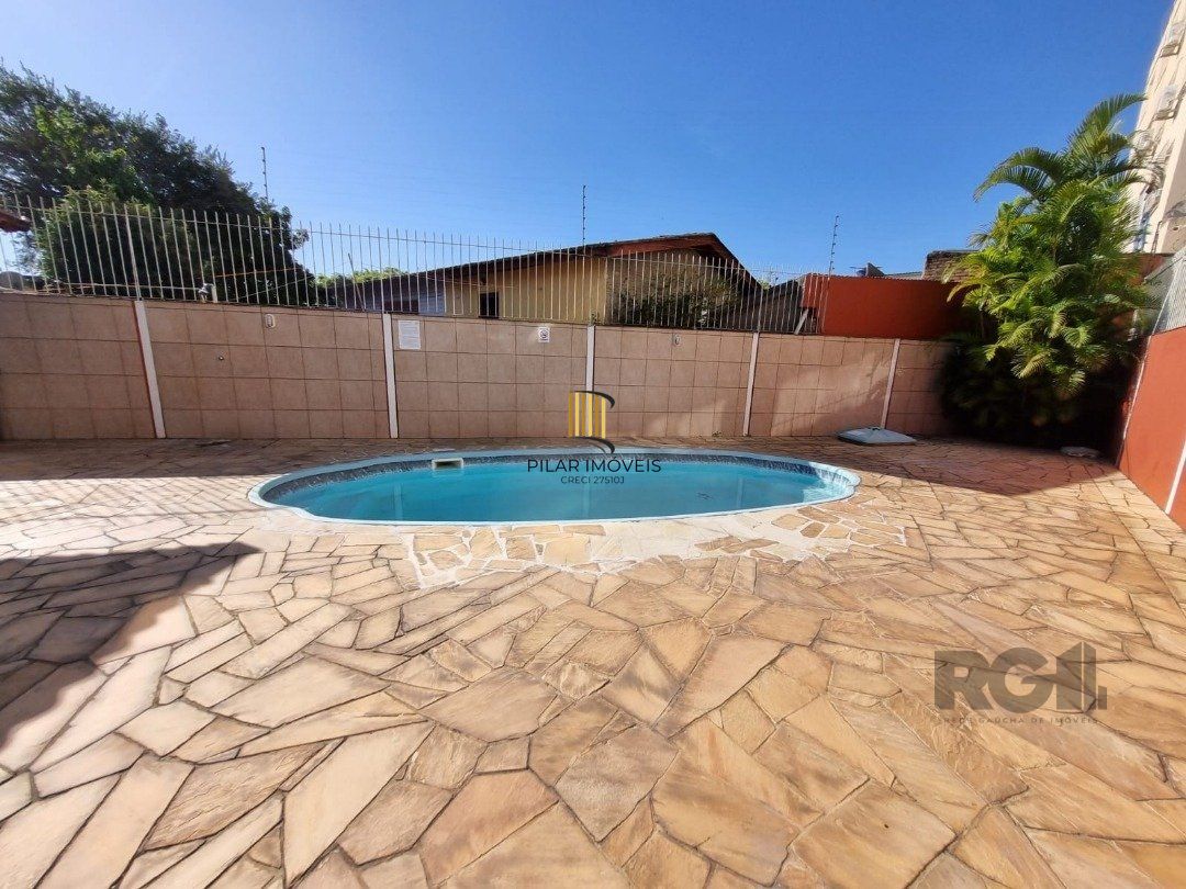 Casa de Condomínio 3 dormitórios no bairro Camaquã
