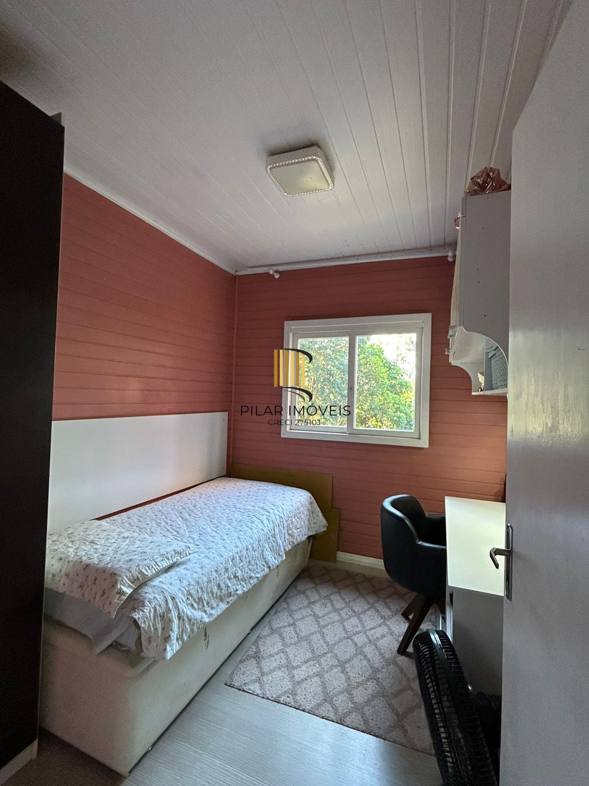 Casa 2 dormitórios no bairro Hípica