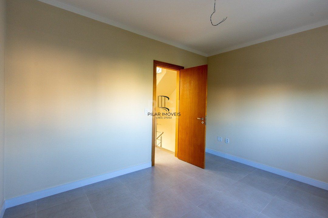 Casa 3 dormitórios no bairro Hípica
