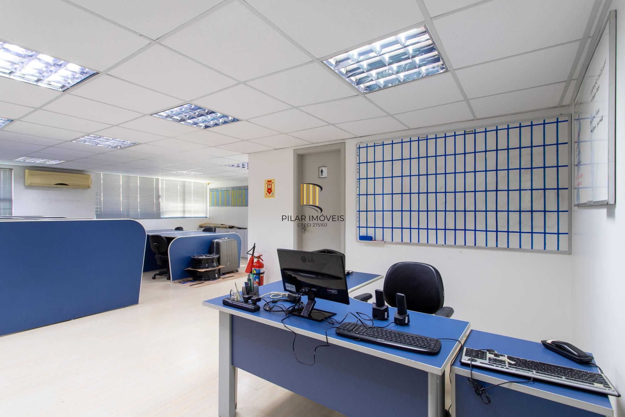 Andar inteiro mobiliado com 215 m² para até 60 pessoas