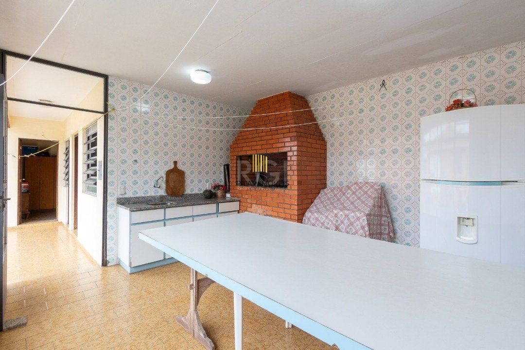 Casa para Venda - 280m², 4 dormitórios, sendo 1 suites, 3 vagas - Vila Assunção