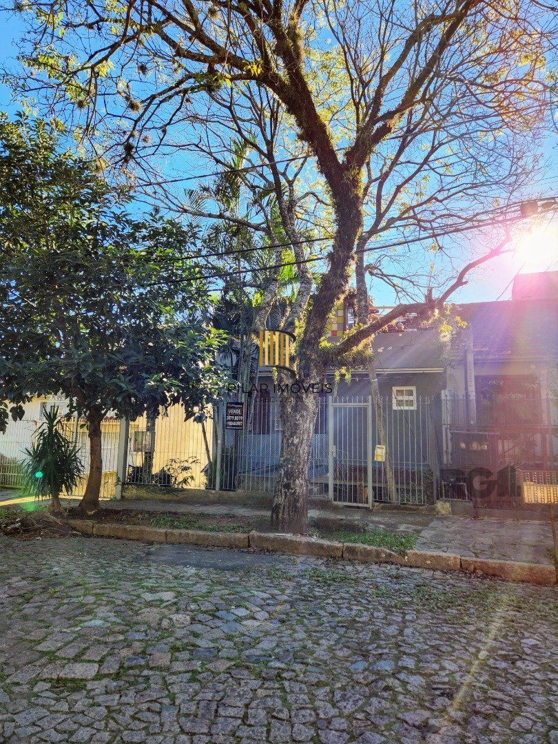 Casa 4 dormitórios no bairro Santa Tereza