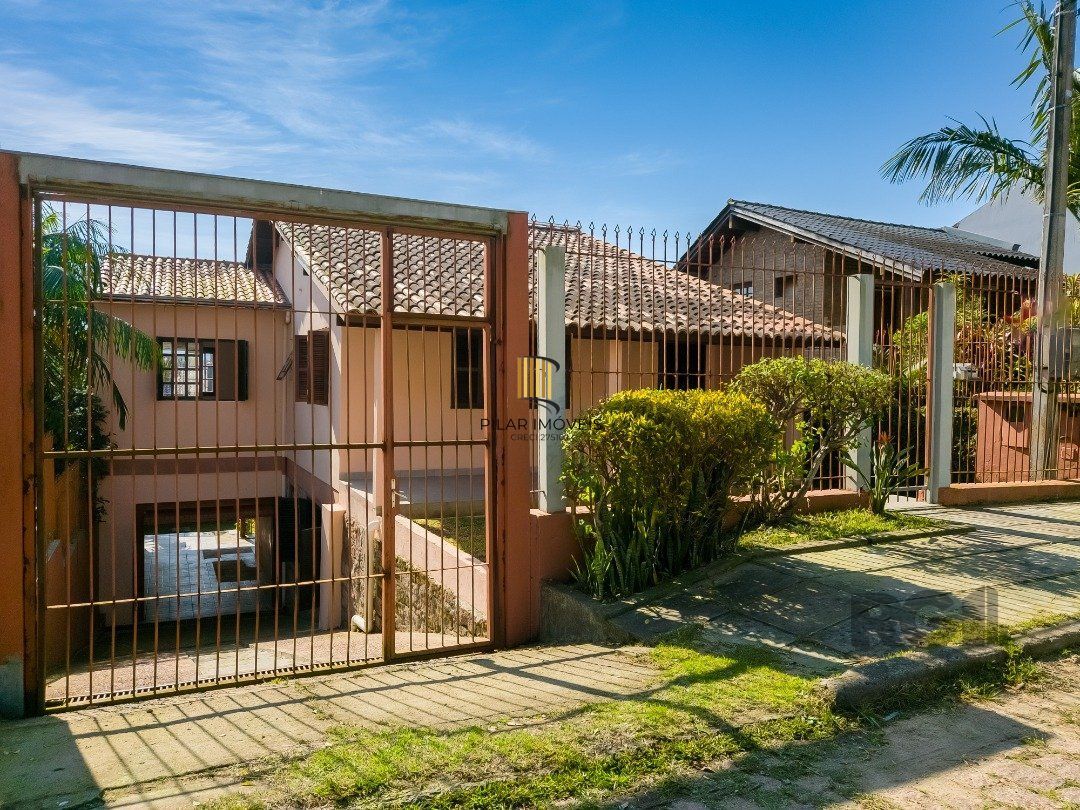 Casa 3 dormitórios no bairro Ipanema