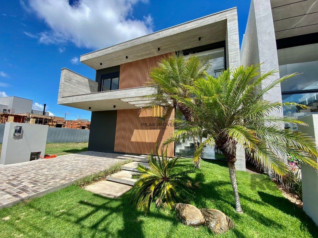 Casa de Condomínio 4 dormitórios no bairro Centro
