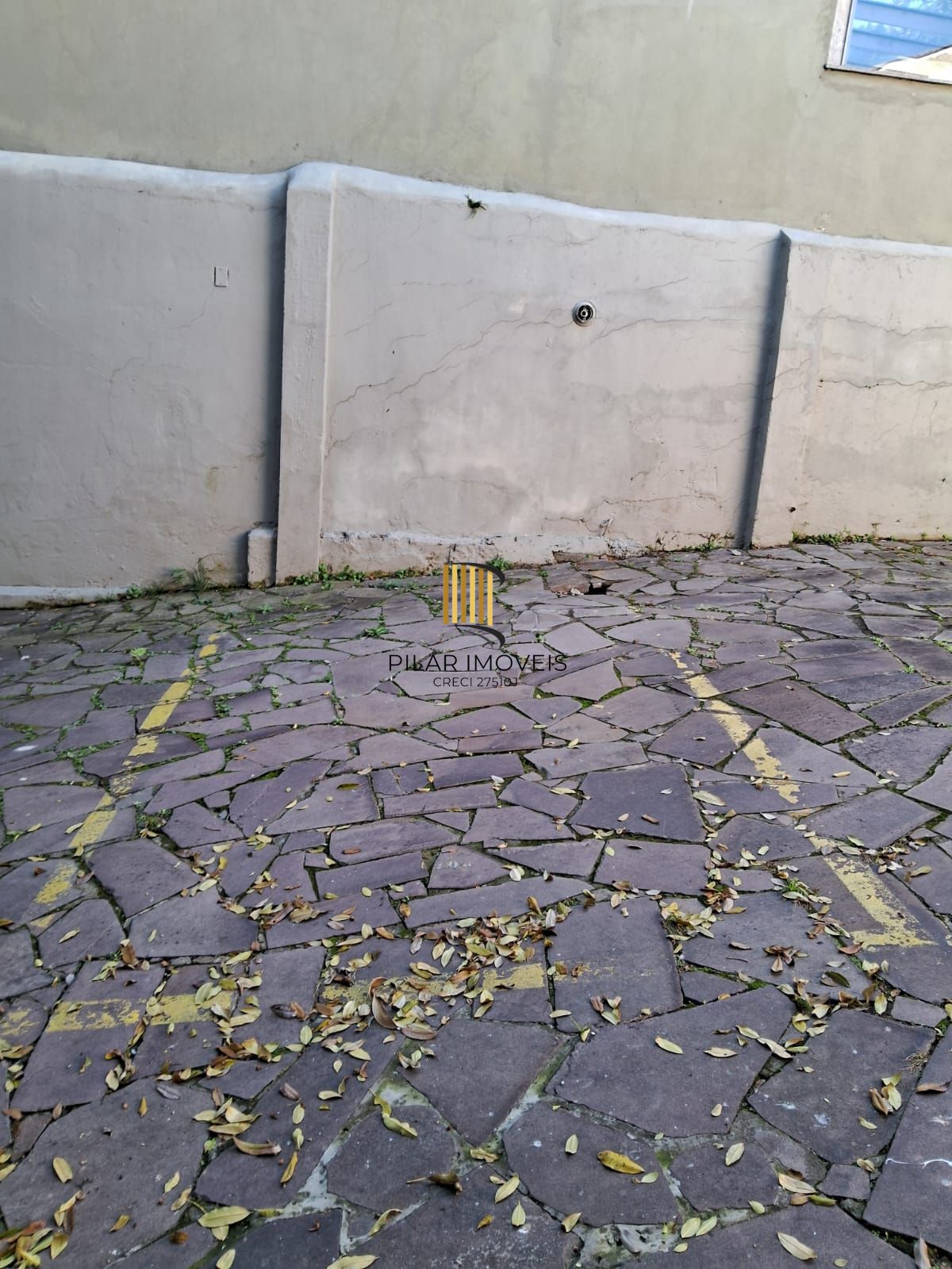 APARTAMENTO JK NO BAIRRO MENINO DEUS - 01 VAGA DE ESTACIONAMENTO - 25M² ÁREA PRIVATIVA
