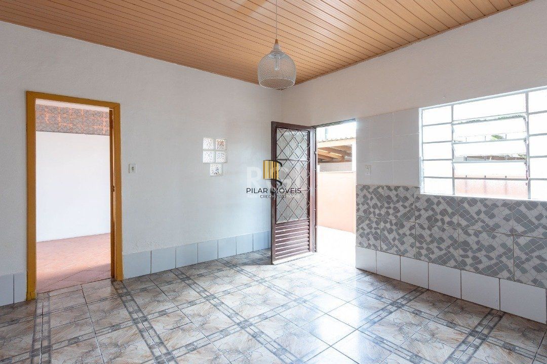 Casa para Venda - 50m², 2 dormitórios, 1 vaga - Cavalhada