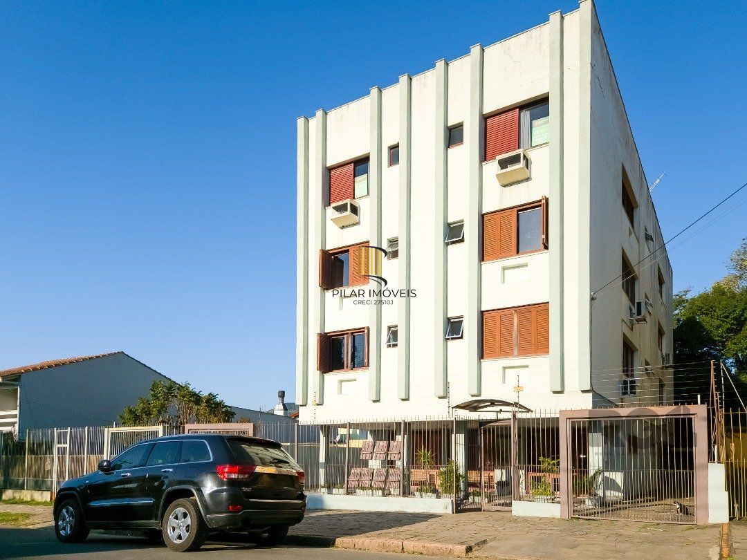Cobertura, 2 quartos, 1 suite, dependência de empregada, 1 vaga de garagem, bairro Partenon