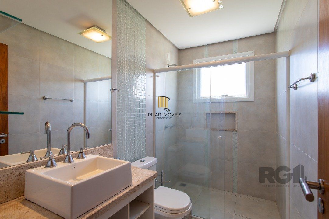 Casa  no condomínio Terra Ville , com aproximadamente 450m quadrados.